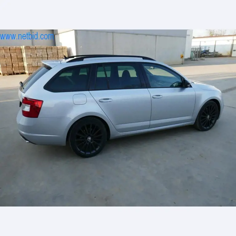 Máquinas e equipamentos técnicos do sector agroalimentar em bom estado de conservação-13