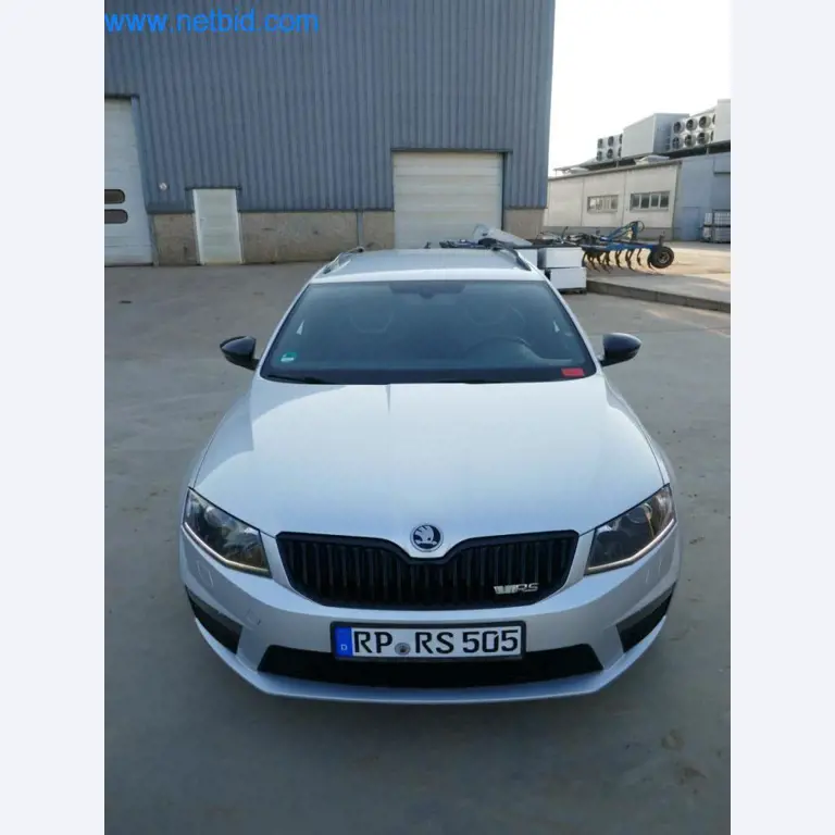 Máquinas e equipamentos técnicos do sector agroalimentar em bom estado de conservação-16