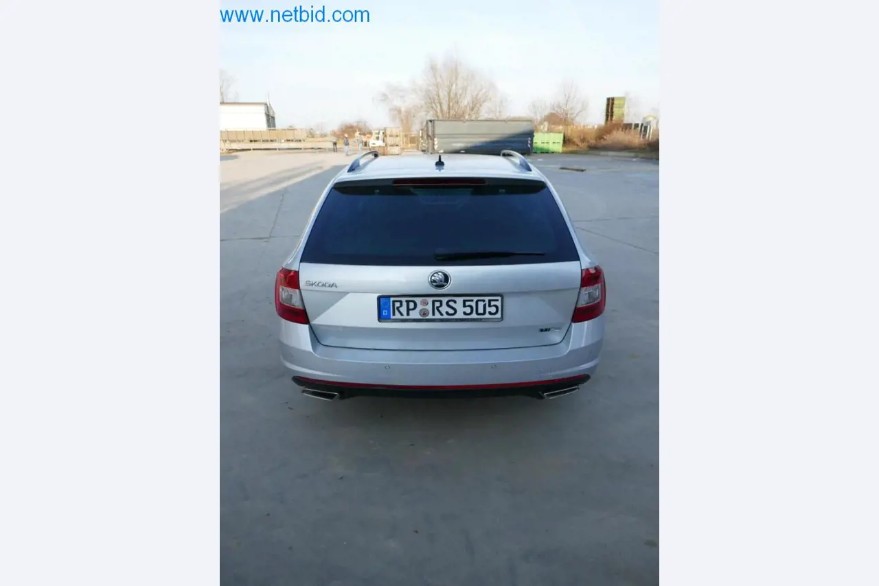 Máquinas e equipamentos técnicos do sector agroalimentar em bom estado de conservação-17