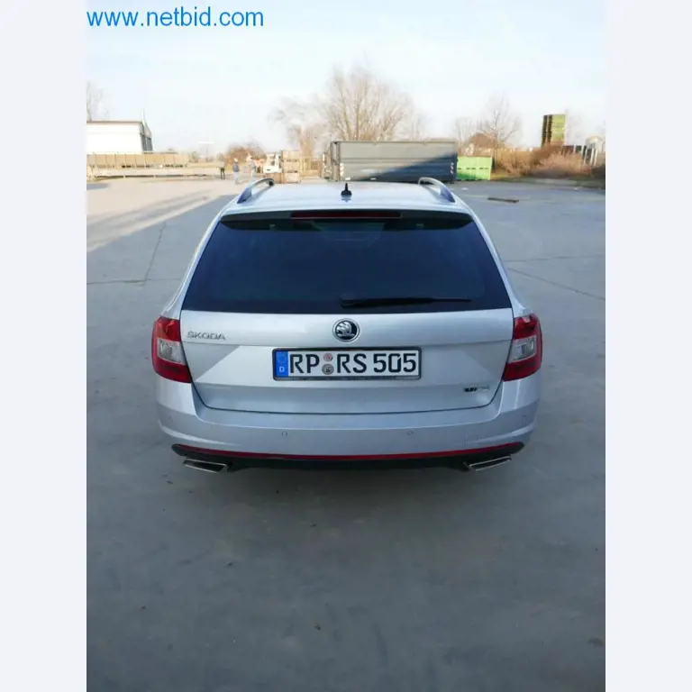 Máquinas e equipamentos técnicos do sector agroalimentar em bom estado de conservação-17