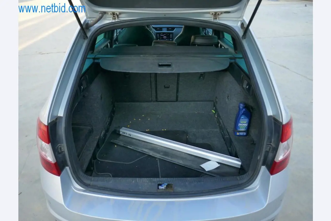 Máquinas e equipamentos técnicos do sector agroalimentar em bom estado de conservação-18