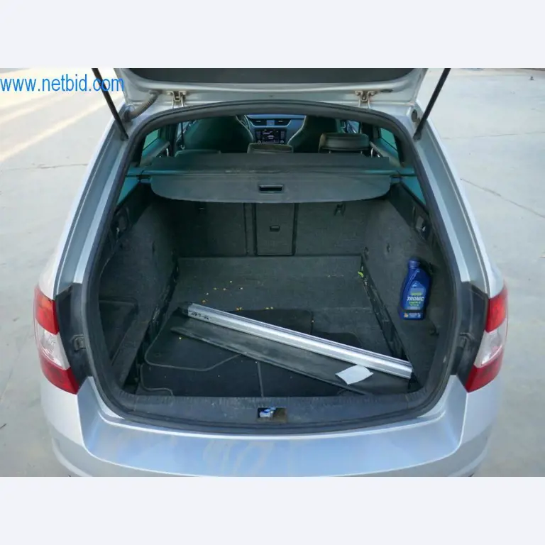 Máquinas e equipamentos técnicos do sector agroalimentar em bom estado de conservação-18