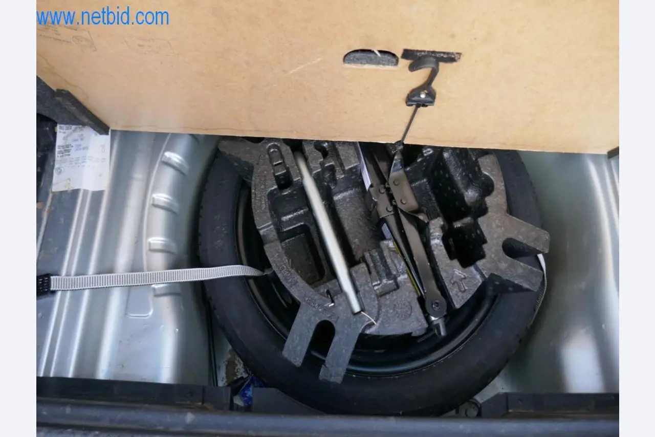 Máquinas e equipamentos técnicos do sector agroalimentar em bom estado de conservação-19