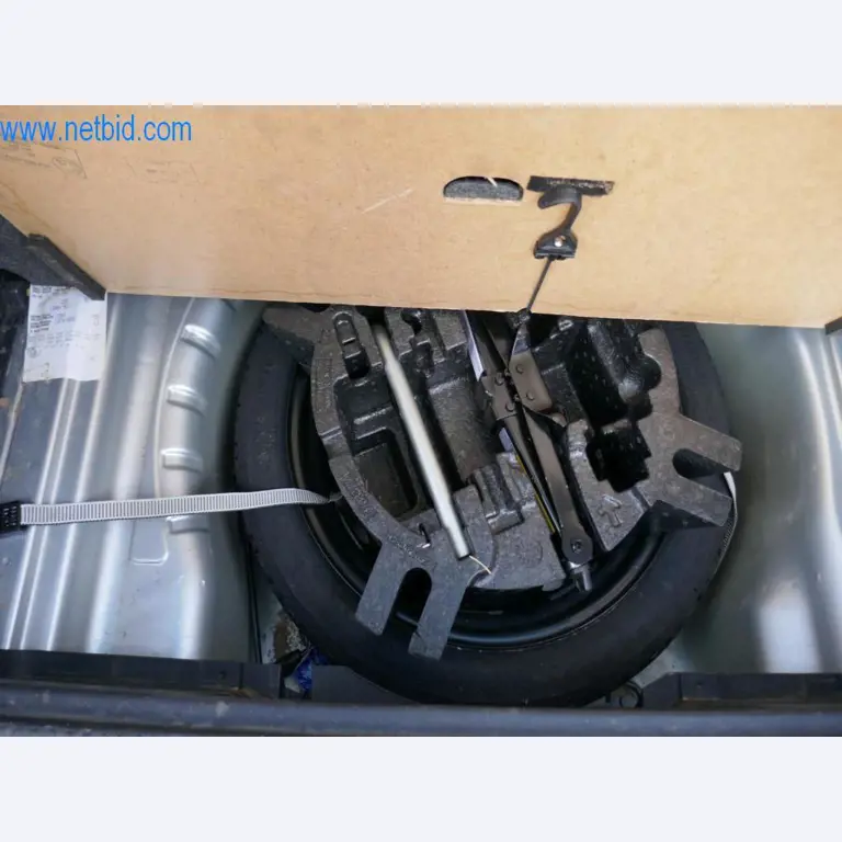 Máquinas e equipamentos técnicos do sector agroalimentar em bom estado de conservação-19