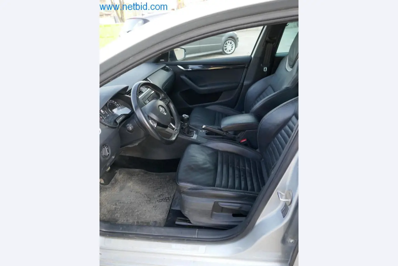 Máquinas e equipamentos técnicos do sector agroalimentar em bom estado de conservação-20