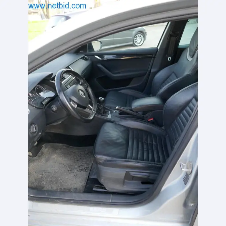 Máquinas e equipamentos técnicos do sector agroalimentar em bom estado de conservação-20