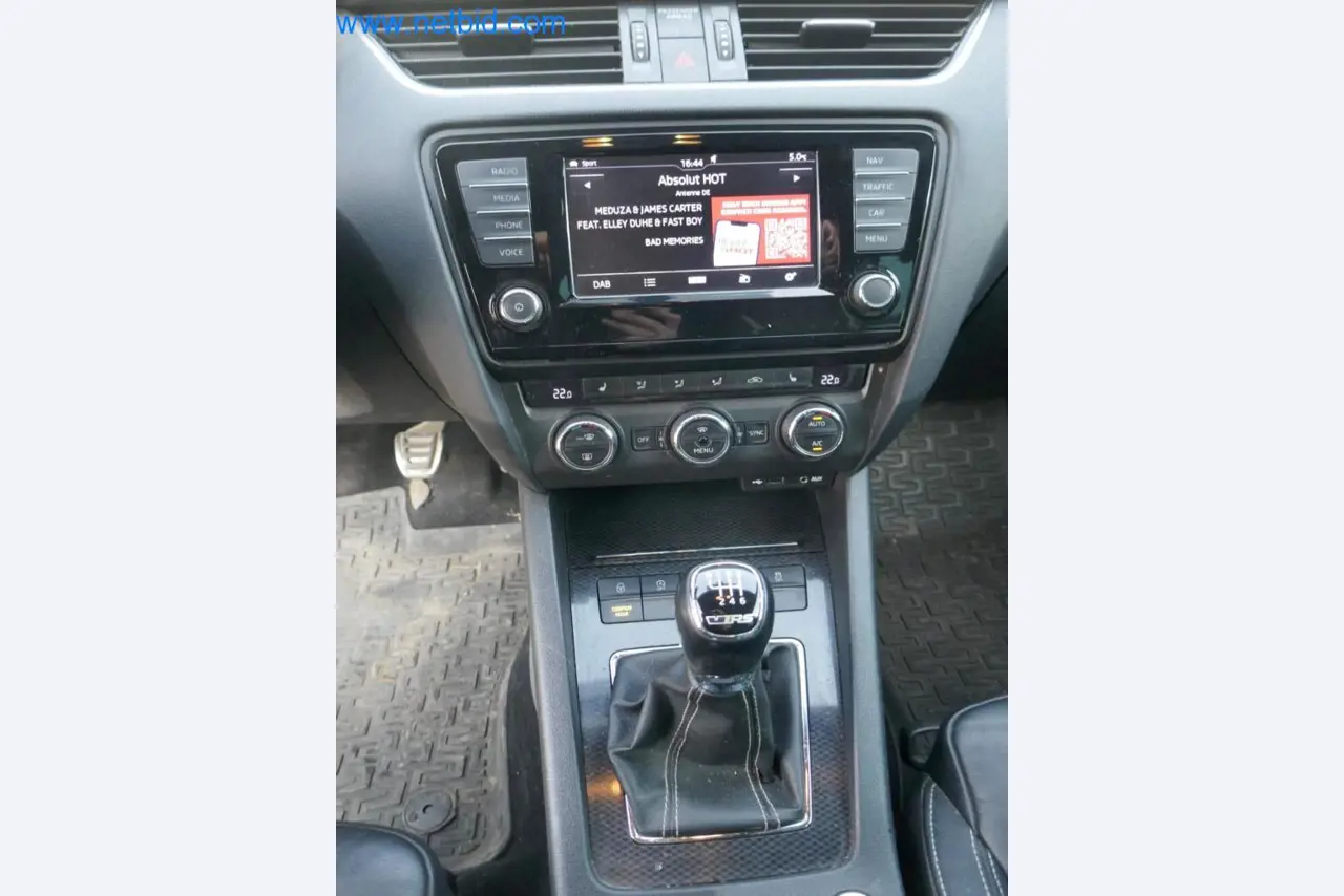 Máquinas e equipamentos técnicos do sector agroalimentar em bom estado de conservação-3