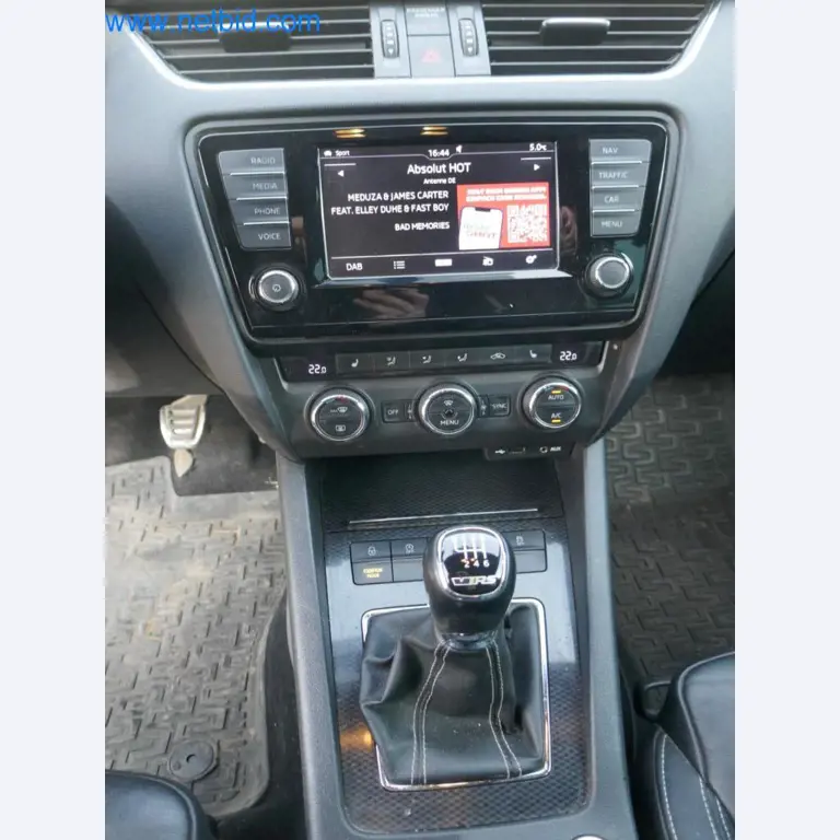 Máquinas e equipamentos técnicos do sector agroalimentar em bom estado de conservação-3