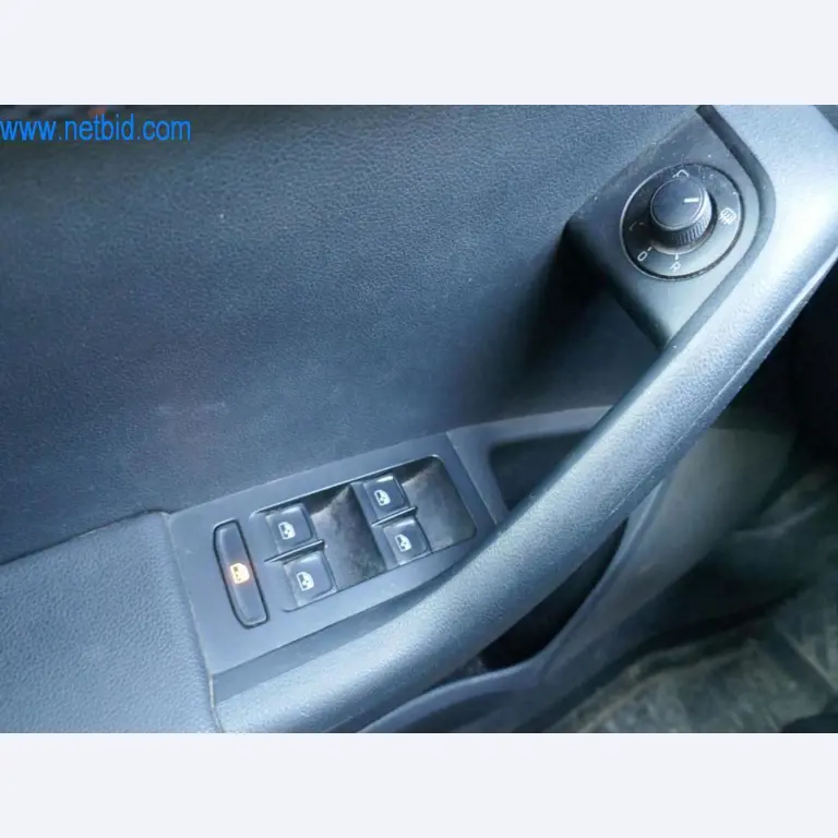 Máquinas e equipamentos técnicos do sector agroalimentar em bom estado de conservação-5