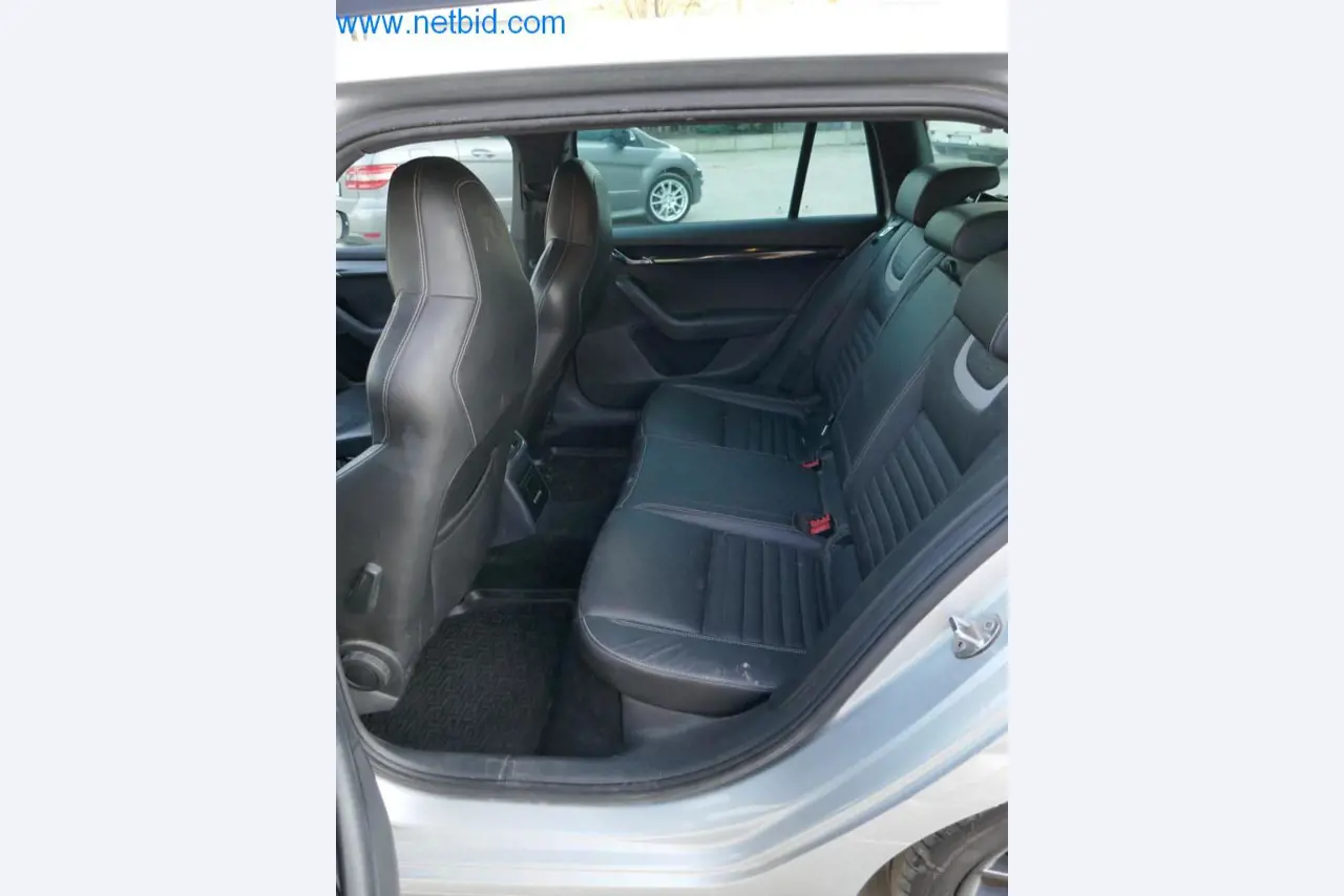 Máquinas e equipamentos técnicos do sector agroalimentar em bom estado de conservação-7