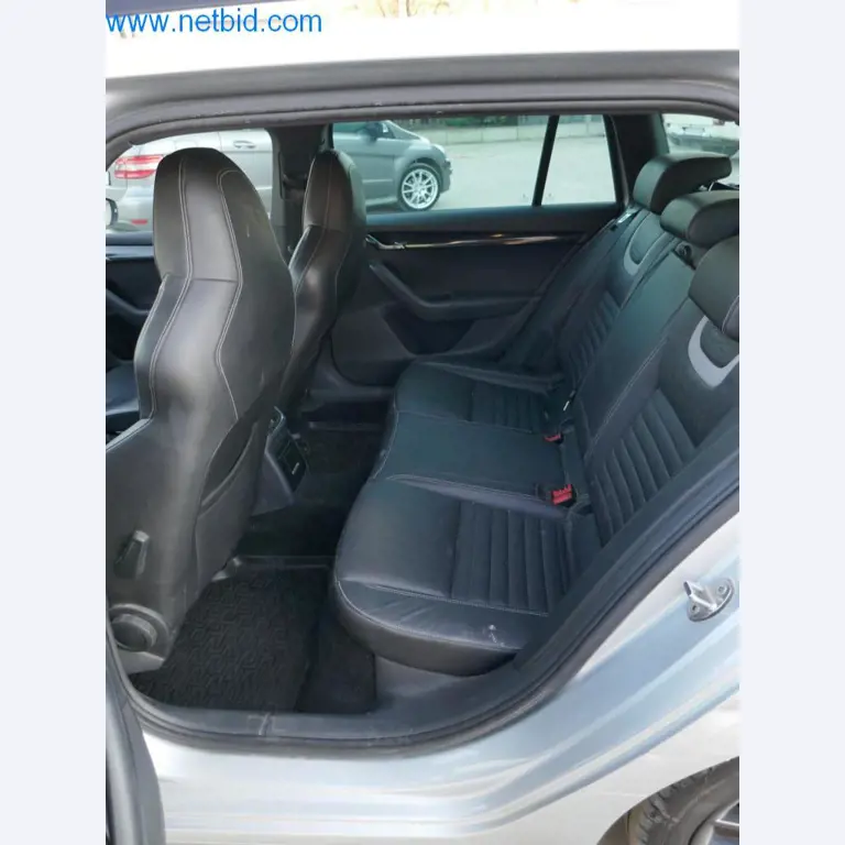 Máquinas e equipamentos técnicos do sector agroalimentar em bom estado de conservação-7