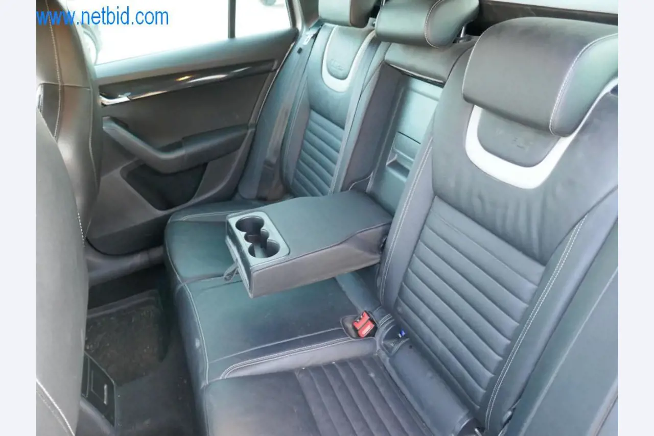 Máquinas e equipamentos técnicos do sector agroalimentar em bom estado de conservação-8