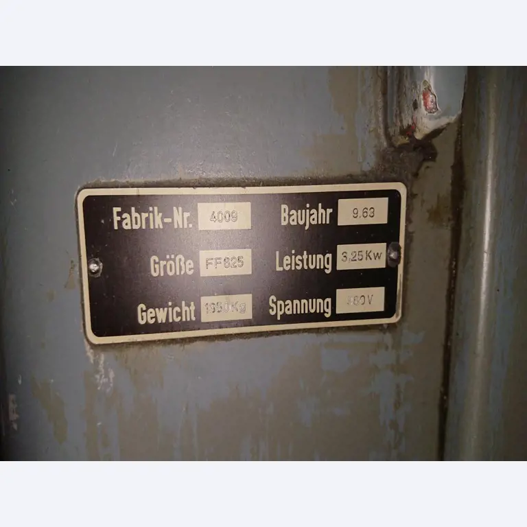 CNC obráběcí centrum a další kovoobráběcí stroje-2