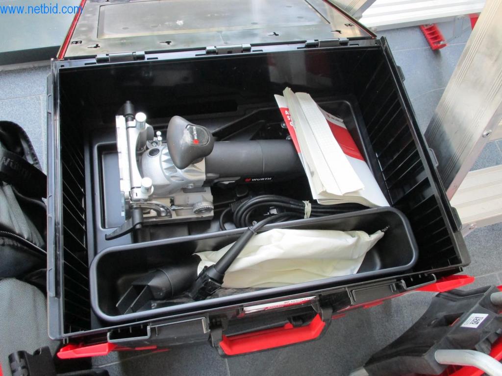 Dobrze utrzymane meble biurowe, sprzęt IT i okulary 3D (MS Hololens 2)-4