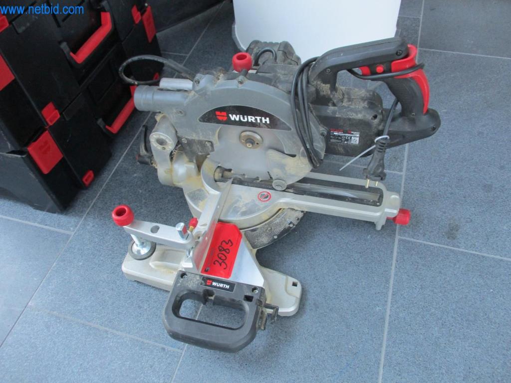 Mobiliario de oficina en buen estado, equipos informáticos y gafas 3D (MS Hololens 2)-2