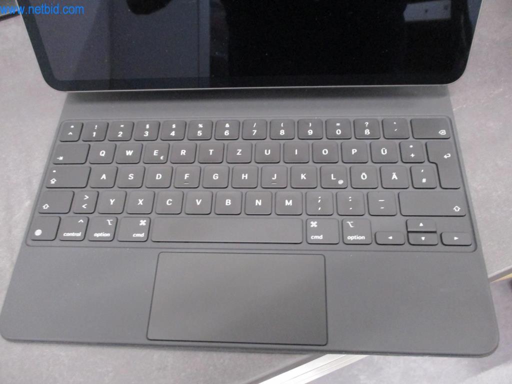 Well-maintained office furniture, IT equipment and 3D glasses (MS Hololens 2) -2