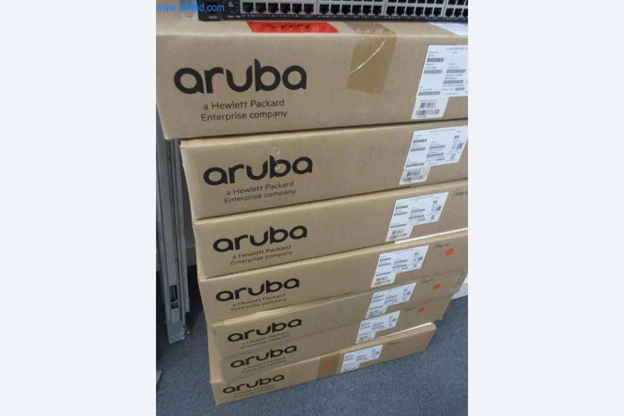 Dobrze utrzymane meble biurowe, sprzęt IT i okulary 3D (MS Hololens 2)-1