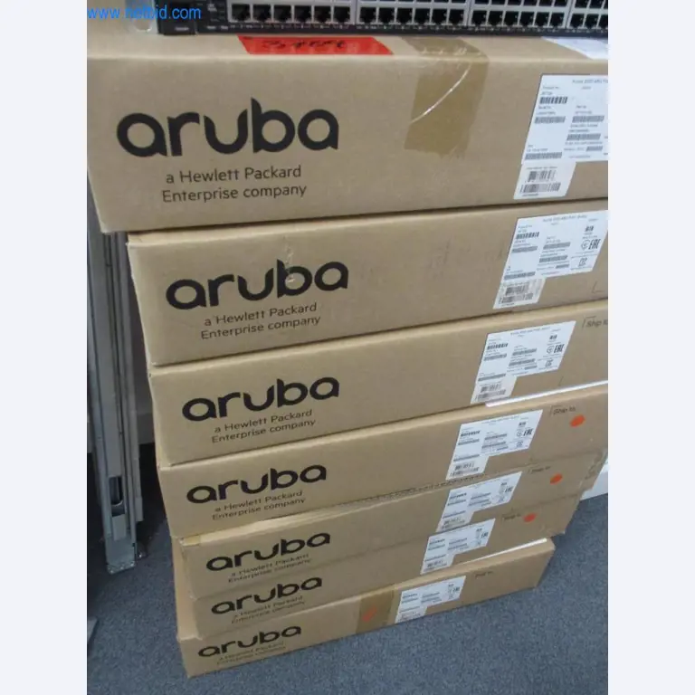 Dobrze utrzymane meble biurowe, sprzęt IT i okulary 3D (MS Hololens 2)-1