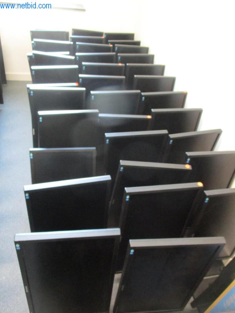 Gepflegte Büromöbel, IT-Ausstattungen und 3D-Brillen (MS Hololens 2) -1