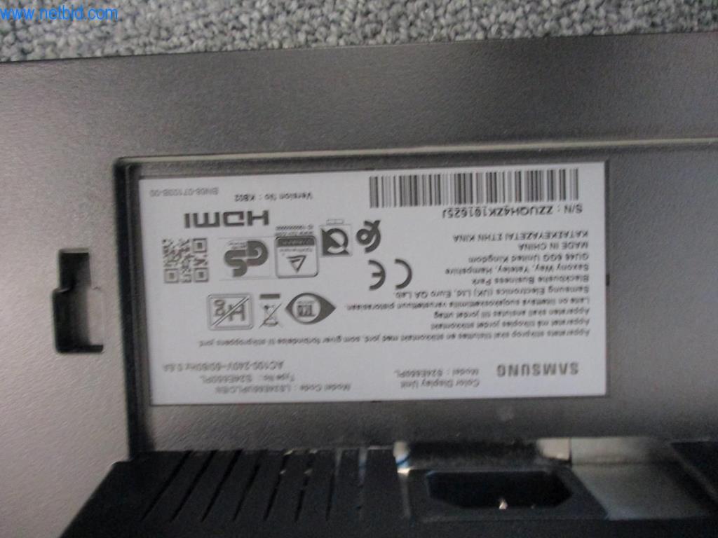 Gepflegte Büromöbel, IT-Ausstattungen und 3D-Brillen (MS Hololens 2) -2