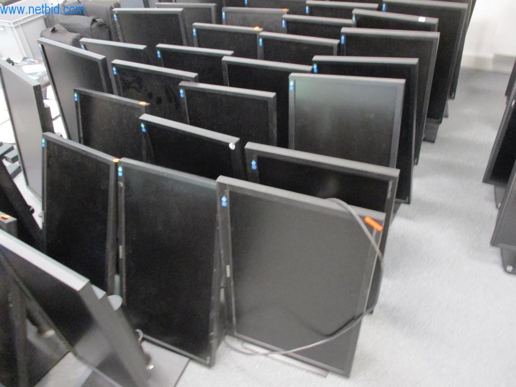 Dobro vzdrževano pisarniško pohištvo, oprema IT in 3D očala (MS Hololens 2)-1