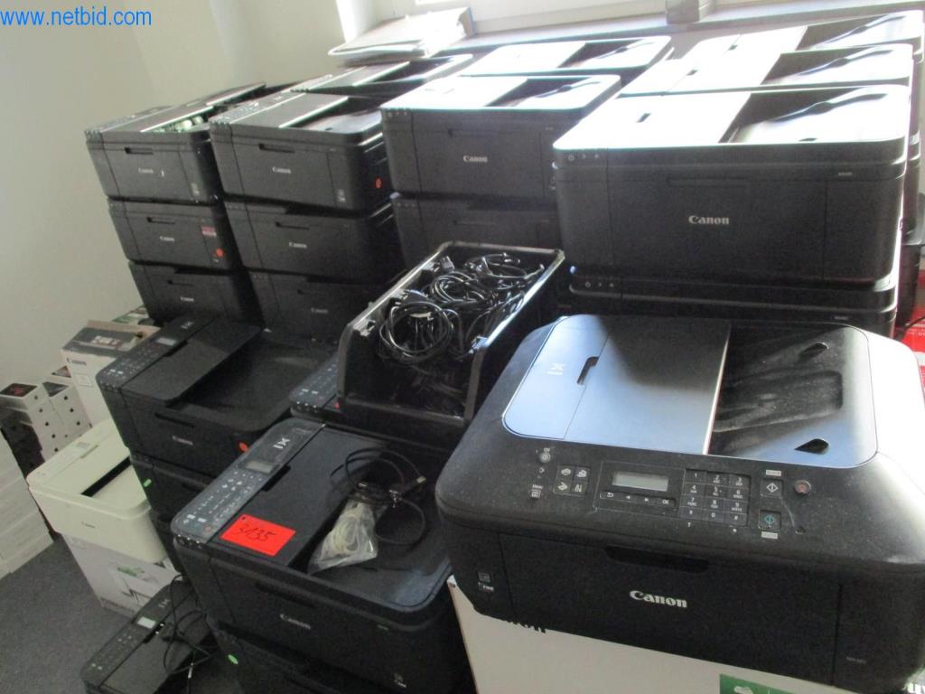 Dobrze utrzymane meble biurowe, sprzęt IT i okulary 3D (MS Hololens 2)-1