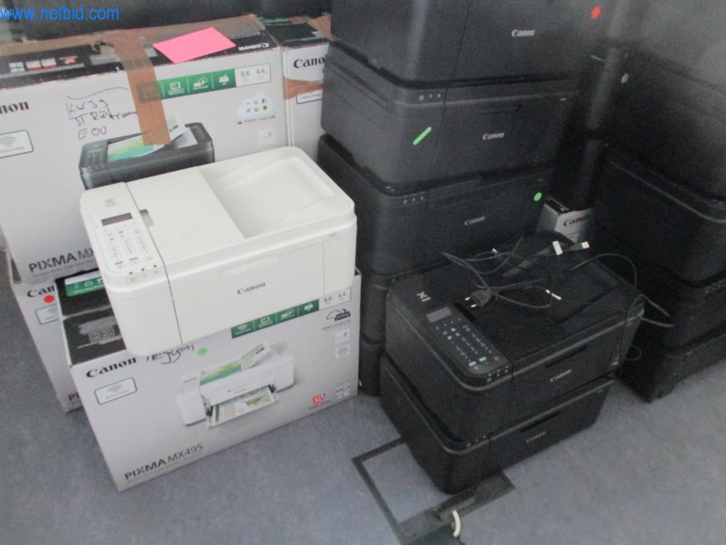 Dobrze utrzymane meble biurowe, sprzęt IT i okulary 3D (MS Hololens 2)-2