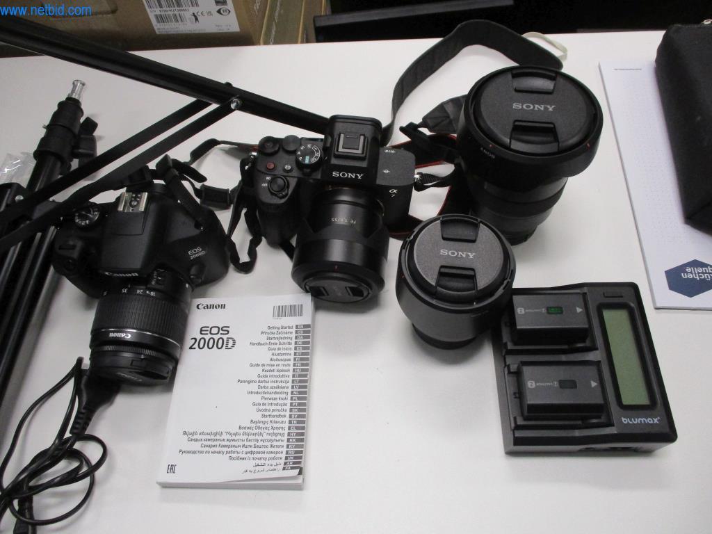 Well-maintained office furniture, IT equipment and 3D glasses (MS Hololens 2) -2