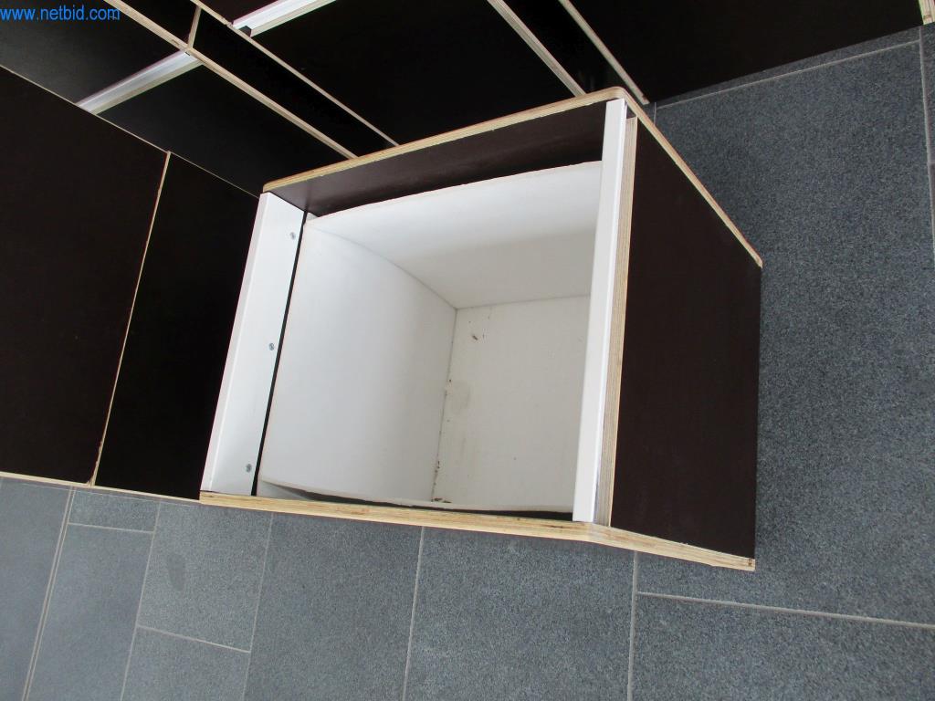 Dobrze utrzymane meble biurowe, sprzęt IT i okulary 3D (MS Hololens 2)-2