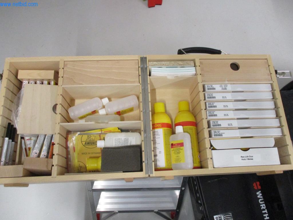 Gepflegte Büromöbel, IT-Ausstattungen und 3D-Brillen (MS Hololens 2) -3