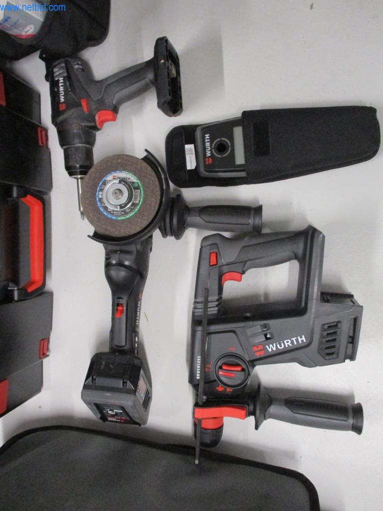 Mobiliario de oficina en buen estado, equipos informáticos y gafas 3D (MS Hololens 2)-2