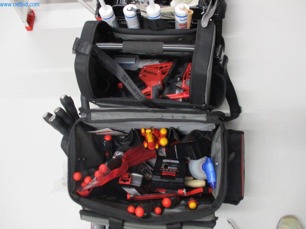 Mobiliario de oficina en buen estado, equipos informáticos y gafas 3D (MS Hololens 2)-3