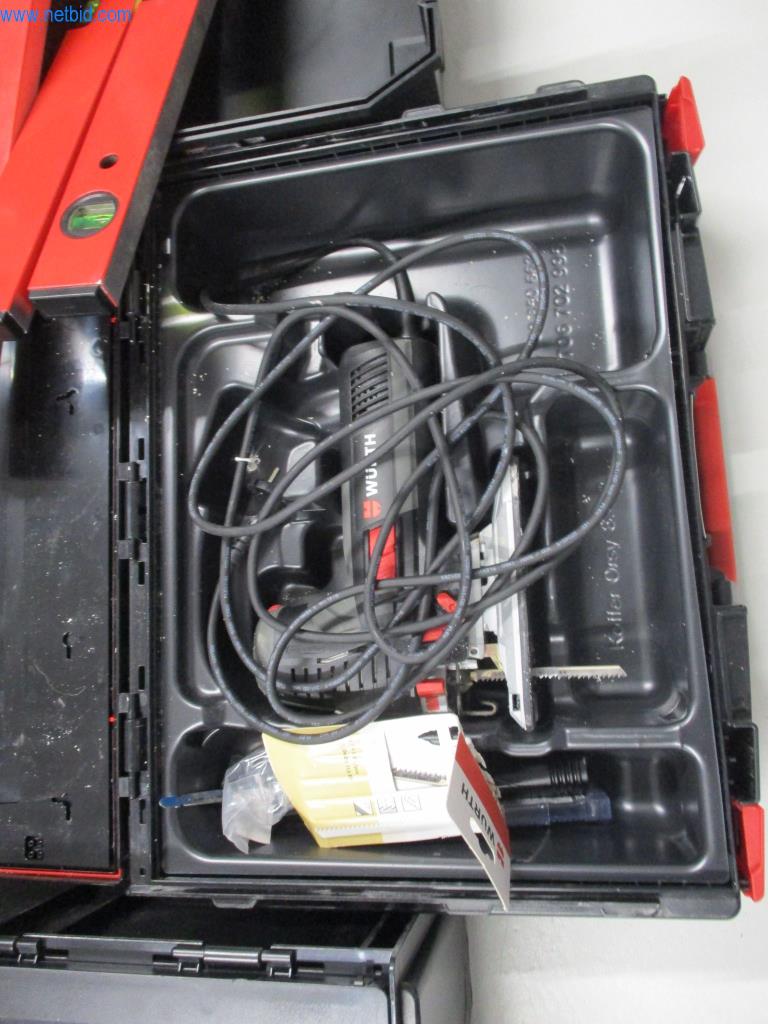 Mobiliario de oficina en buen estado, equipos informáticos y gafas 3D (MS Hololens 2)-5