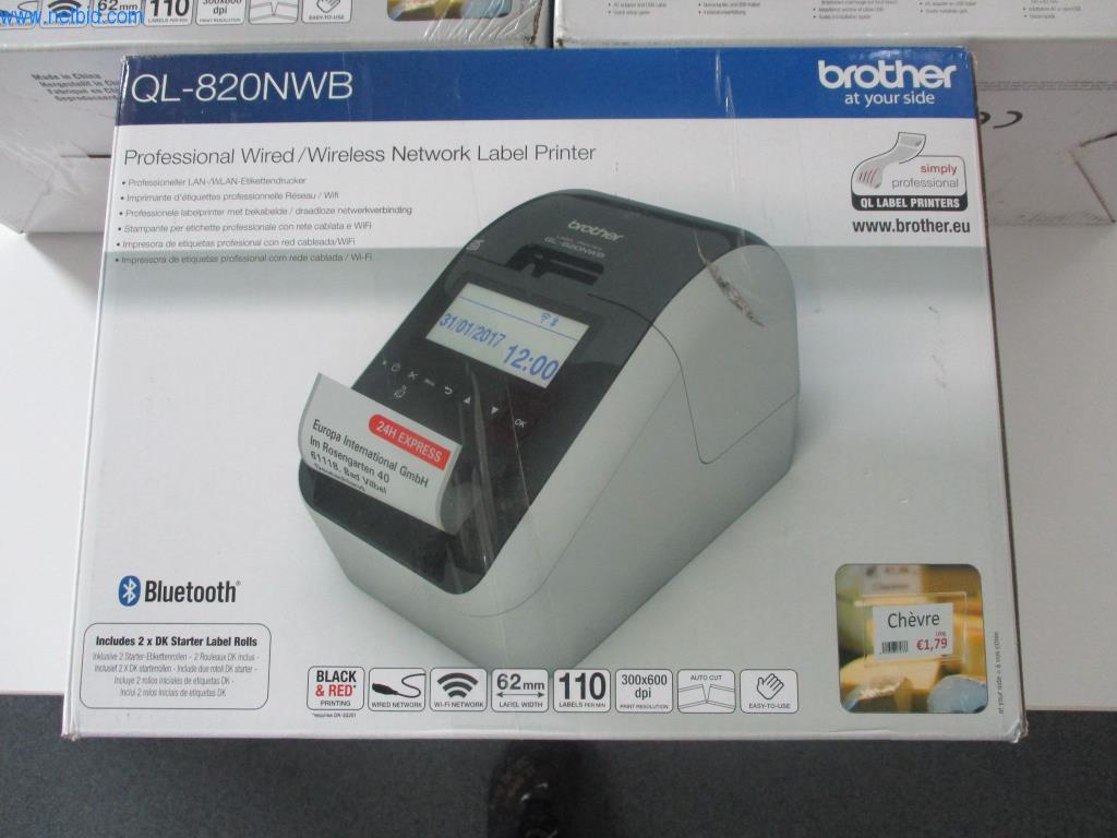 Gepflegte Büromöbel, IT-Ausstattungen und 3D-Brillen (MS Hololens 2) -2