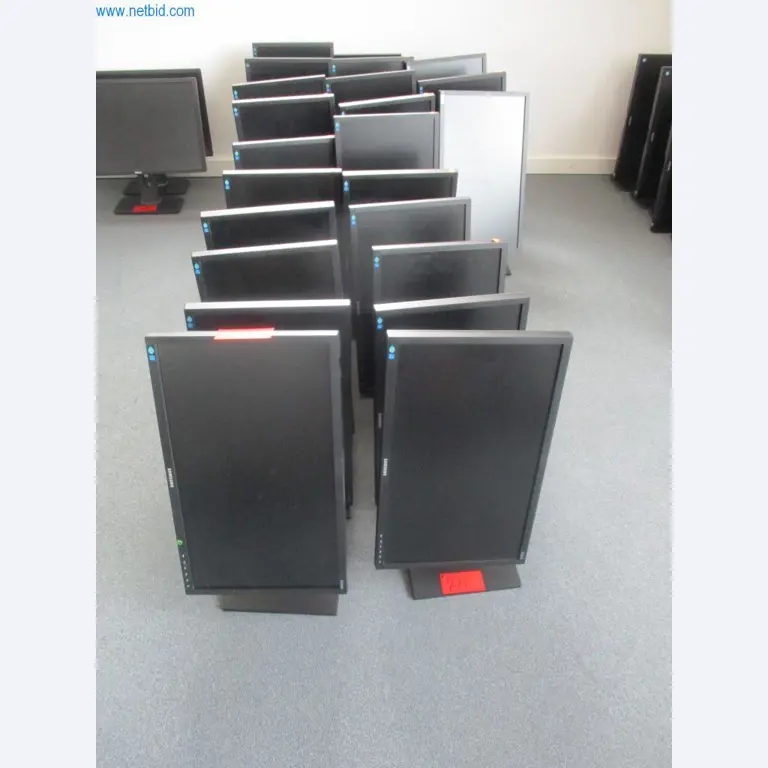 Well-maintained office furniture, IT equipment and 3D glasses (MS Hololens 2) -1