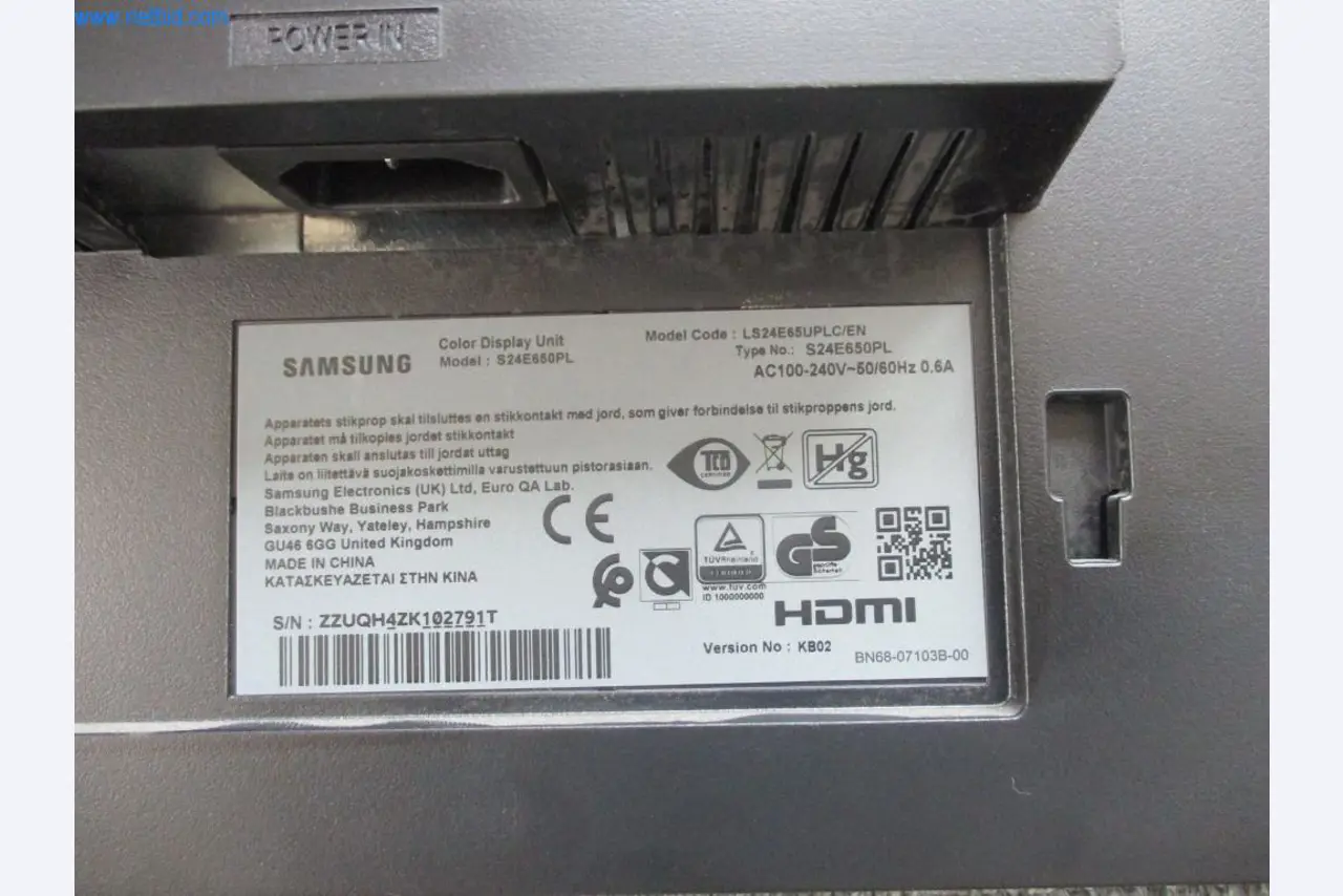 Well-maintained office furniture, IT equipment and 3D glasses (MS Hololens 2) -2