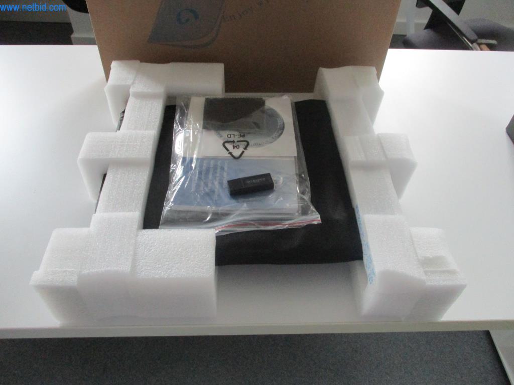 Dobrze utrzymane meble biurowe, sprzęt IT i okulary 3D (MS Hololens 2)-3