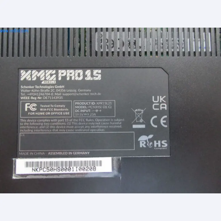 Mobiliário de escritório bem conservado, equipamento informático e óculos 3D (MS Hololens 2)-2