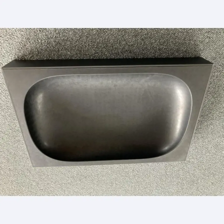 Mobiliário de escritório bem conservado, equipamento informático e óculos 3D (MS Hololens 2)-7