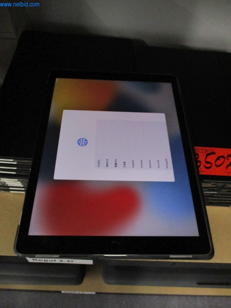 Well-maintained office furniture, IT equipment and 3D glasses (MS Hololens 2) -2