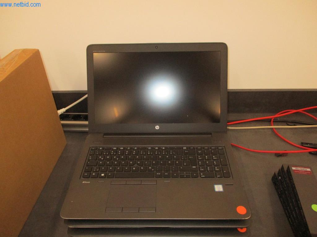 Well-maintained office furniture, IT equipment and 3D glasses (MS Hololens 2) -2