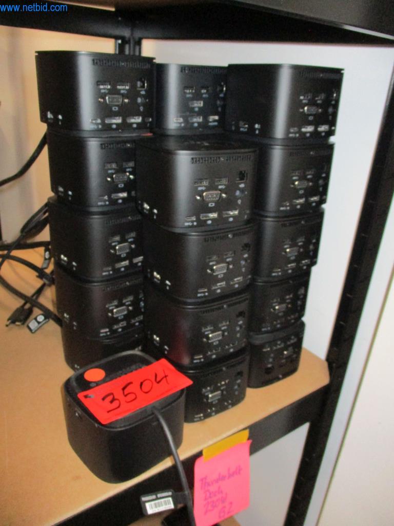 Gepflegte Büromöbel, IT-Ausstattungen und 3D-Brillen (MS Hololens 2) -5