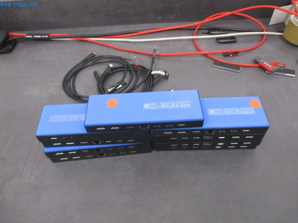 Gepflegte Büromöbel, IT-Ausstattungen und 3D-Brillen (MS Hololens 2) -2