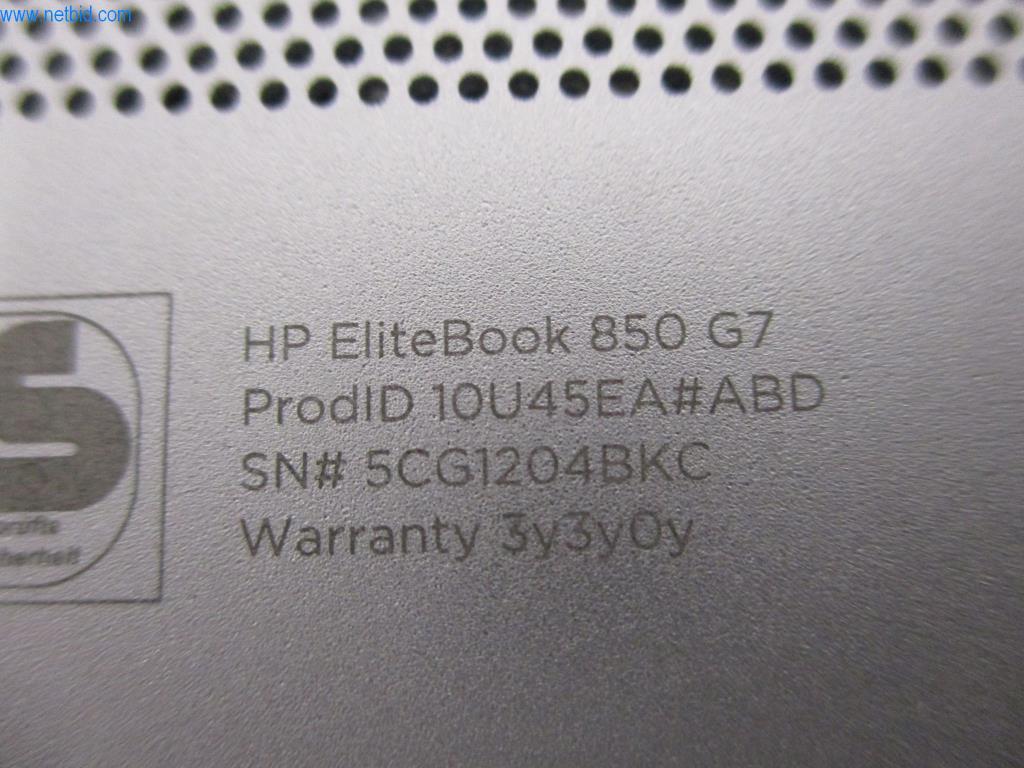 Gepflegte Büromöbel, IT-Ausstattungen und 3D-Brillen (MS Hololens 2) -5
