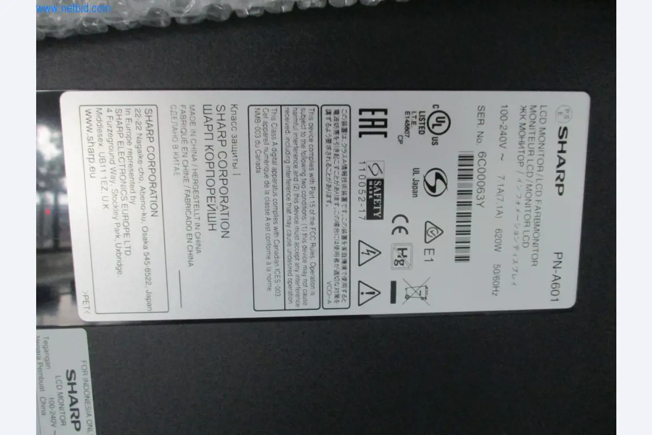 Dobře udržovaný kancelářský nábytek, IT vybavení a 3D brýle (MS Hololens 2)-2