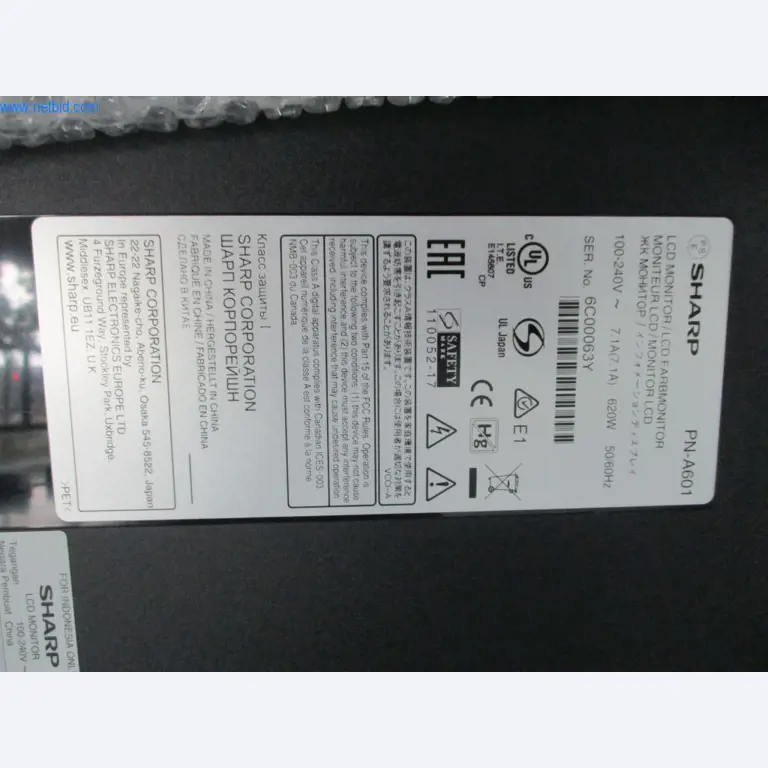 Dobře udržovaný kancelářský nábytek, IT vybavení a 3D brýle (MS Hololens 2)-2