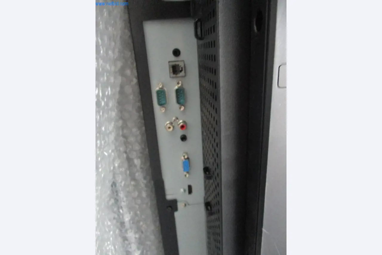 Dobře udržovaný kancelářský nábytek, IT vybavení a 3D brýle (MS Hololens 2)-3