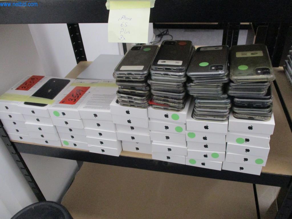 Gepflegte Büromöbel, IT-Ausstattungen und 3D-Brillen (MS Hololens 2) -1