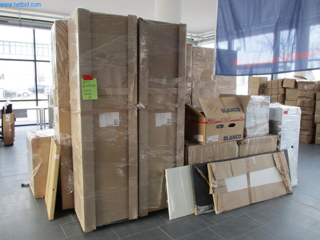 Gepflegte Büromöbel, IT-Ausstattungen und 3D-Brillen (MS Hololens 2) -1