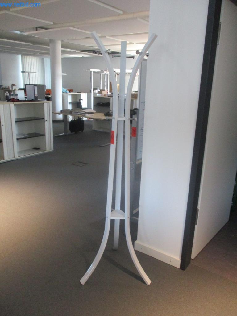 Well-maintained office furniture, IT equipment and 3D glasses (MS Hololens 2) -14